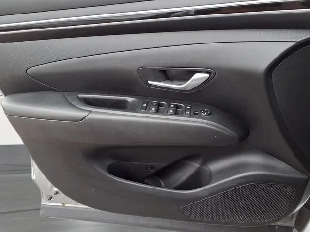 Used 2024  Hyundai SEL image 17