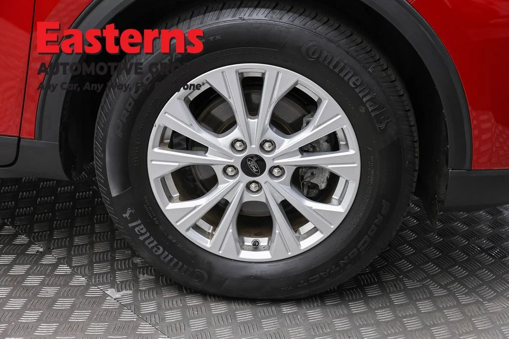 Used 2023 Red Ford Active image 32