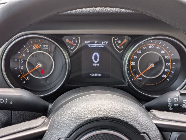 Used 2023 Green Jeep Sport S image 19