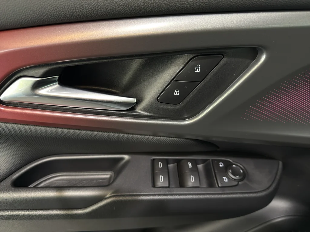 2026 Chevrolet Equinox EV RS - Photo 25