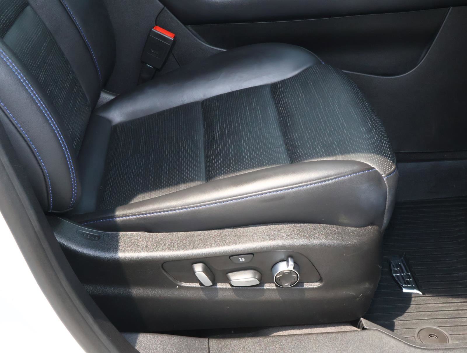 Used 2024 Crystal White Tricoat Cadillac Sport image 22