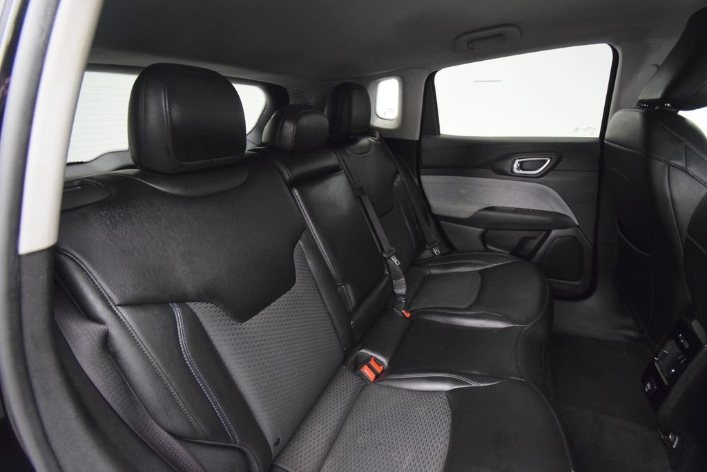 Used 2022 Black Jeep Latitude image 16