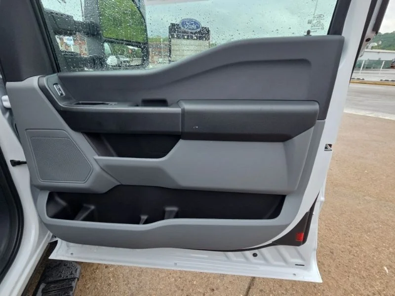 New 2026 Oxford White Ford F-350® XL image 15
