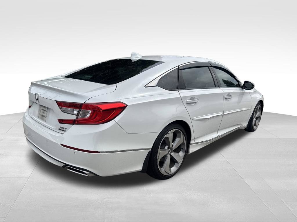 Used 2018 White Honda Touring 2.0T image 3