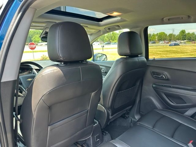 Used 2019 Blue Chevrolet Premier image 17