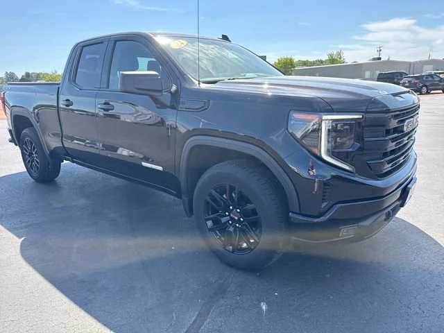 Used 2024 Onyx Black GMC Elevation image 9