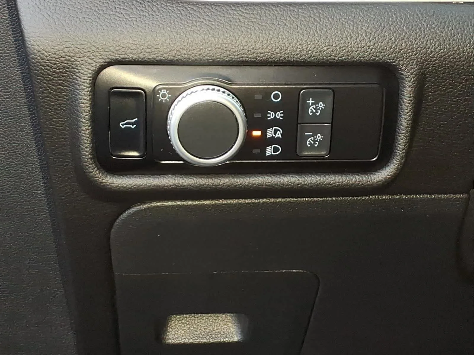 Used 2022 Jewel Red Ford XLT image 14