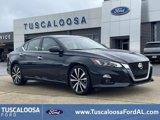 Used 2019 Blue Nissan 2.5 Platinum image 1