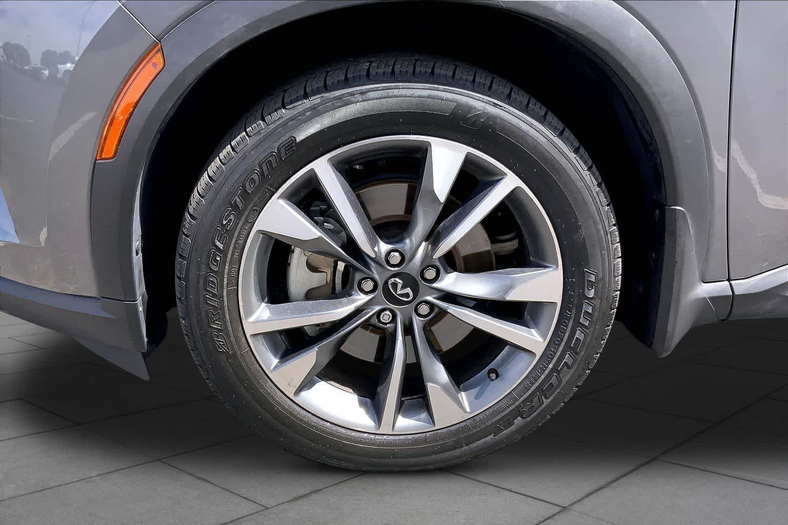 Used 2023 Graphite Shadow INFINITI LUXE image 11