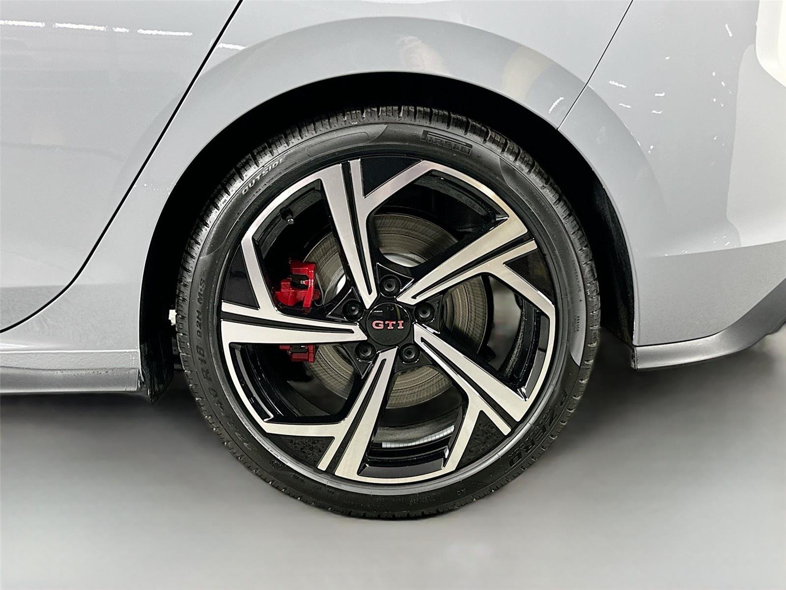 New 2026 Moonstone Gray Volkswagen SE image 28