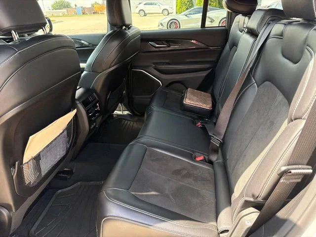 Used 2022 White Jeep Altitude image 17