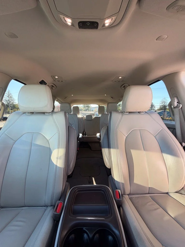 Used 2017 Tusk White Chrysler Touring L image 22