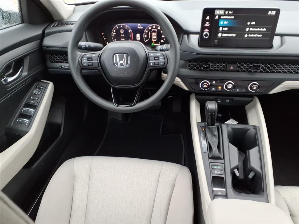 New 2026 Platinum White Pearl Honda LX image 3