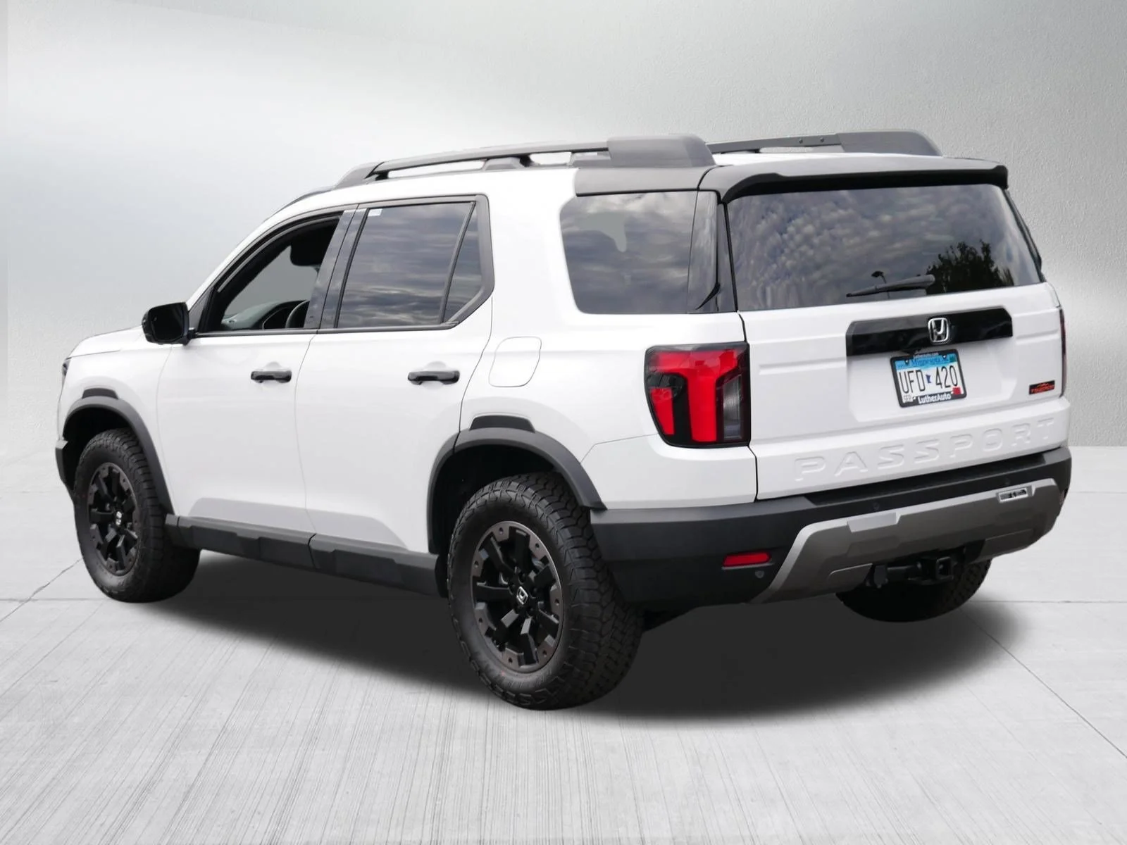 Certified Used 2026 Platinum White Pearl Honda TrailSport Elite image 42