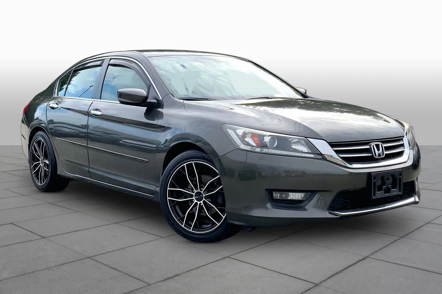 Used 2014 Hematite Metallic Honda Sport image 3