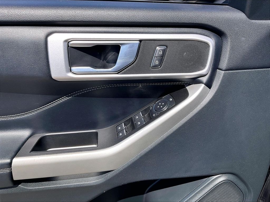 Used 2021 Agate Black Metallic Ford XLT image 38