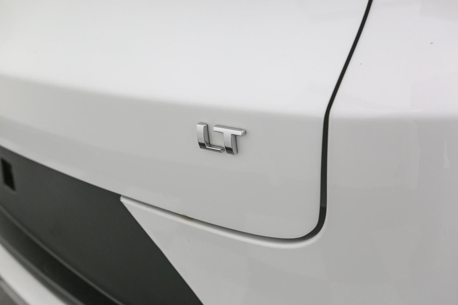Used 2024 Summit White Chevrolet LT image 11