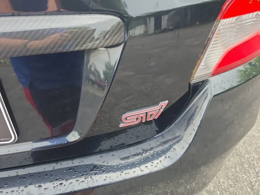 Used 2016  Subaru Base image 7