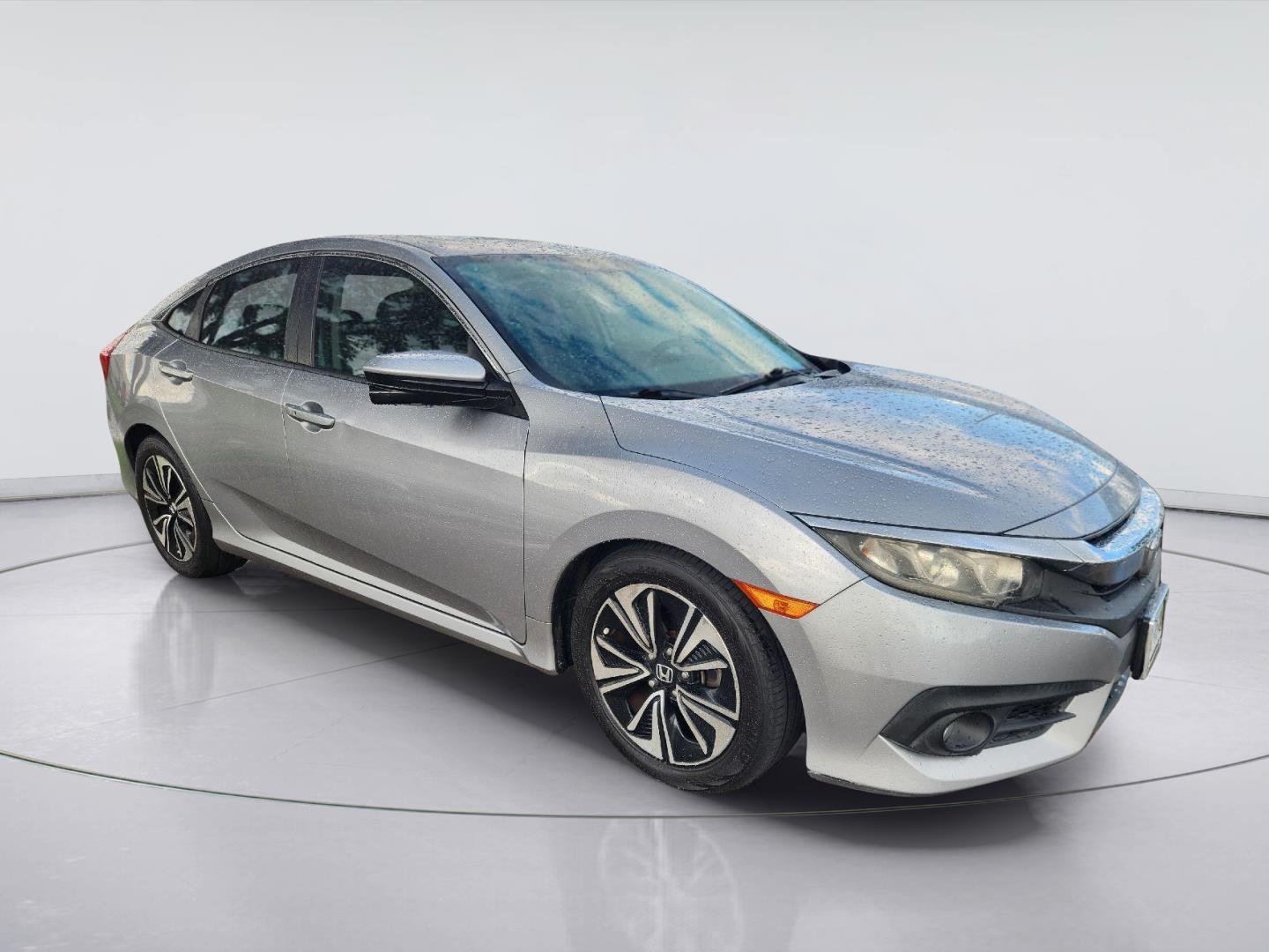 Used 2017 Lunar Silver Metallic Honda EX-T image 1