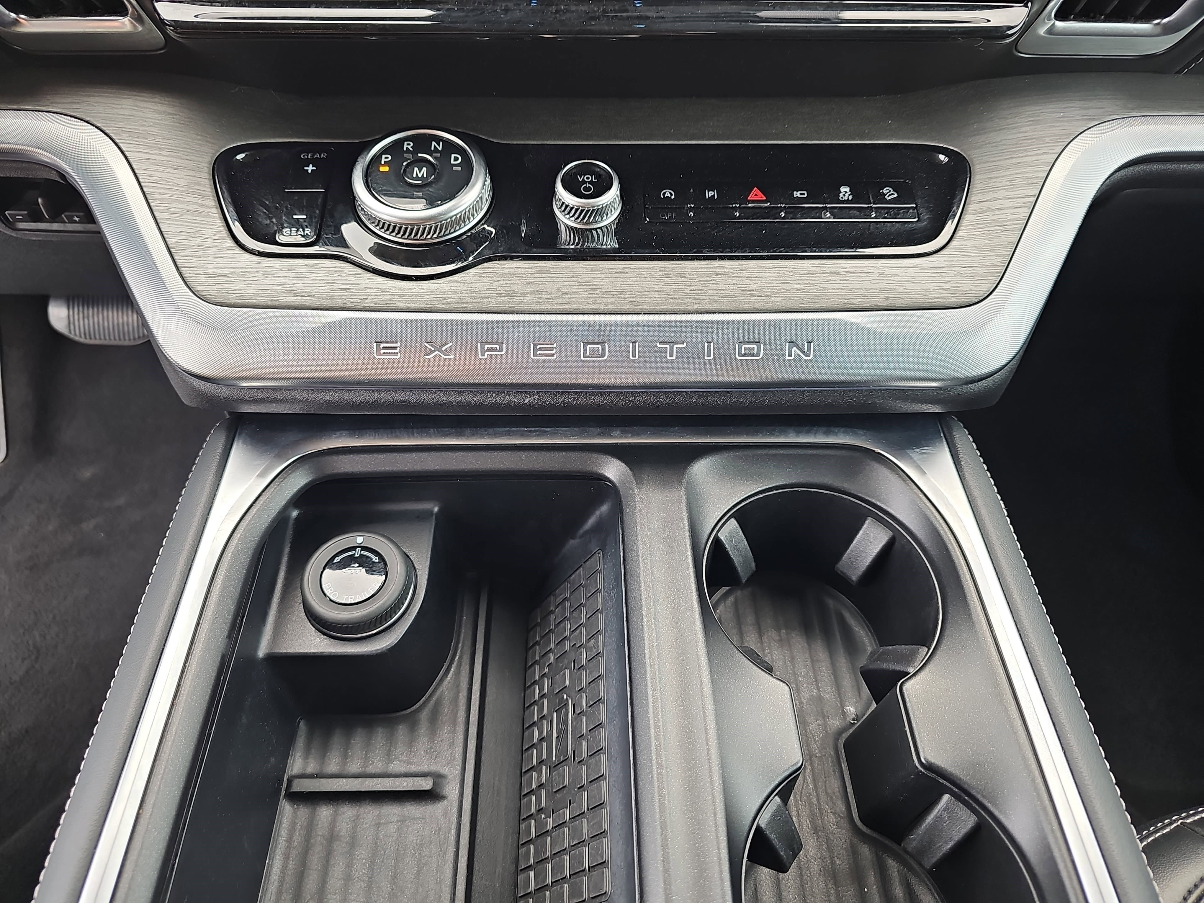 Certified Used 2025 Oxford White Ford Platinum image 22