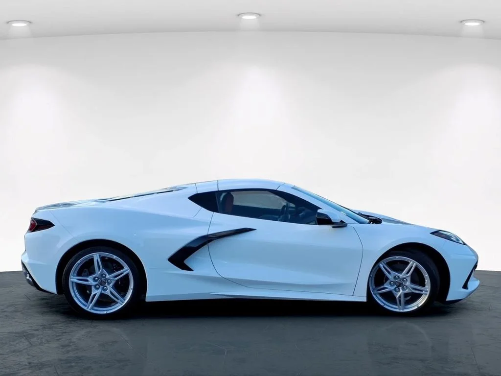 Used 2020 White Chevrolet Stingray image 7