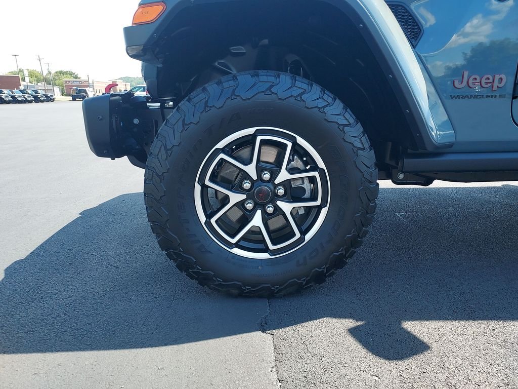 Used 2025 Gray Jeep Rubicon X image 10