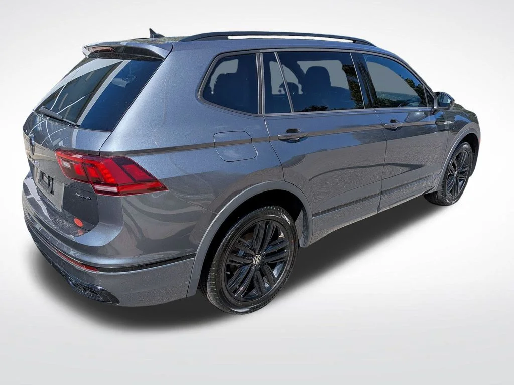 Used 2022  Volkswagen 2.0T SE R-Line Black image 3