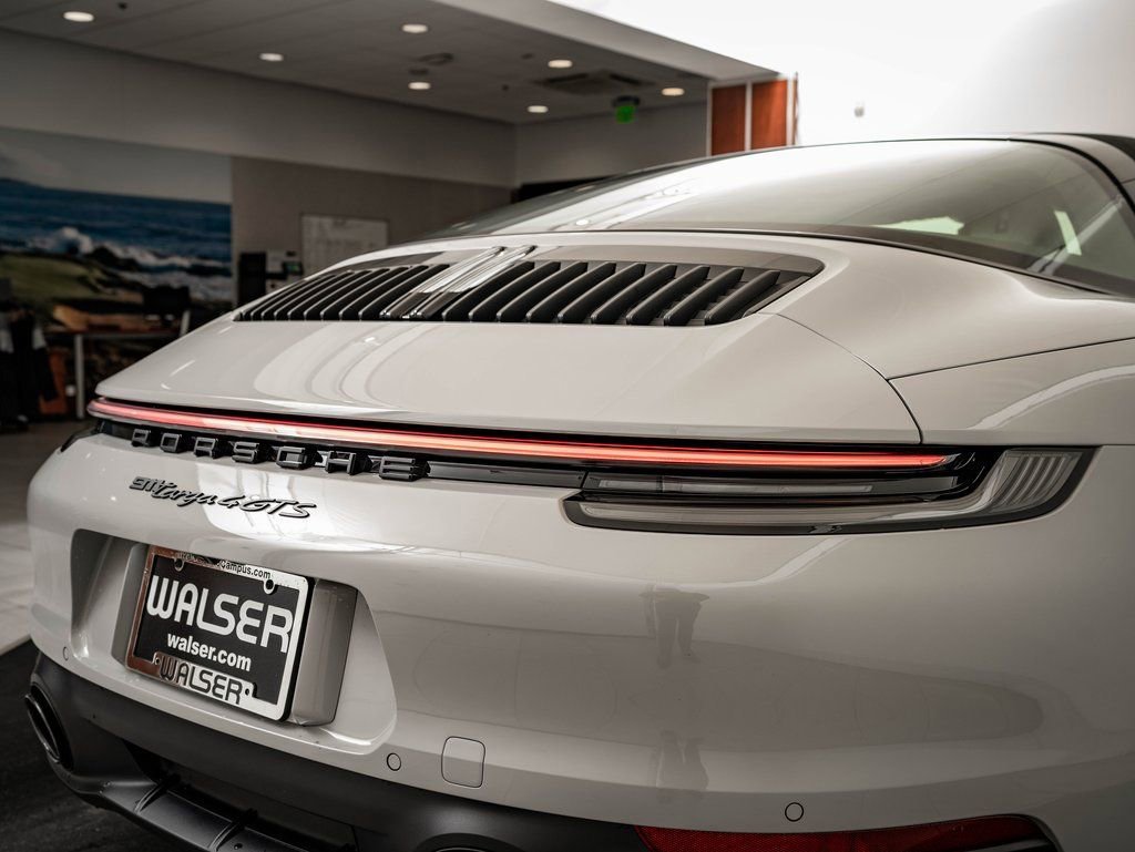 Used 2022 Chalk Porsche Targa 4 GTS image 24