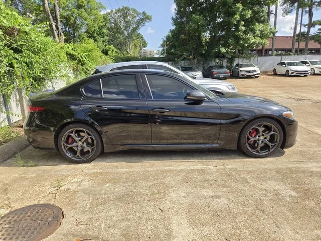 Used 2021 Alfa Black Alfa Romeo Ti image 4