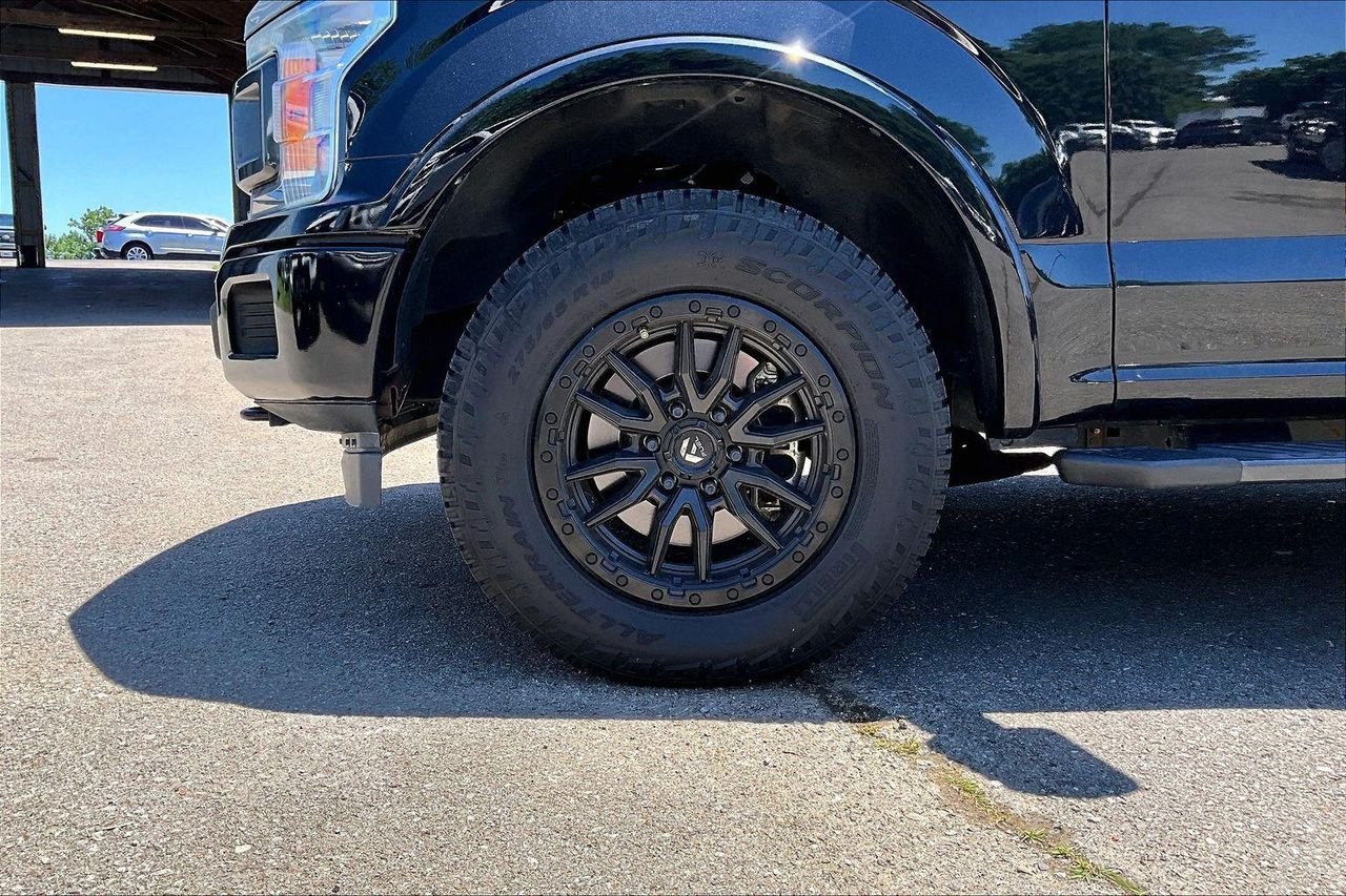 Used 2019 AGATE BLACK Ford XLT image 2