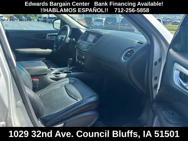 Used 2015 Silver Nissan SV image 8