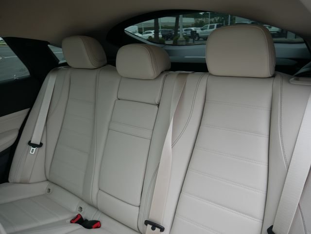 New 2026 MANUFAKTUR Moonlight White Metallic Mercedes-Benz GLE 450 image 20