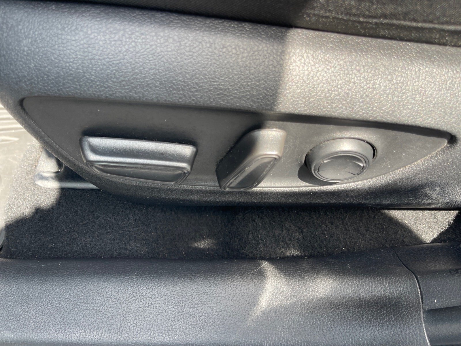 Used 2024 Silver Sky Metallic Toyota XLE image 9