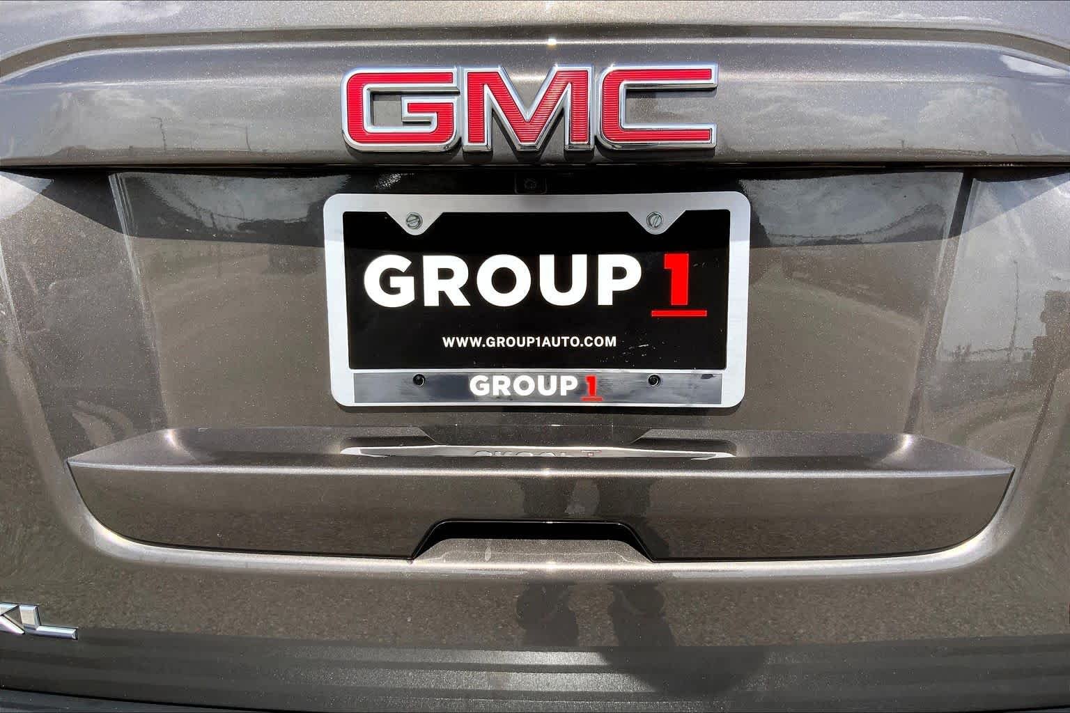 Used 2020 Smokey Quartz Metallic GMC SLT image 10