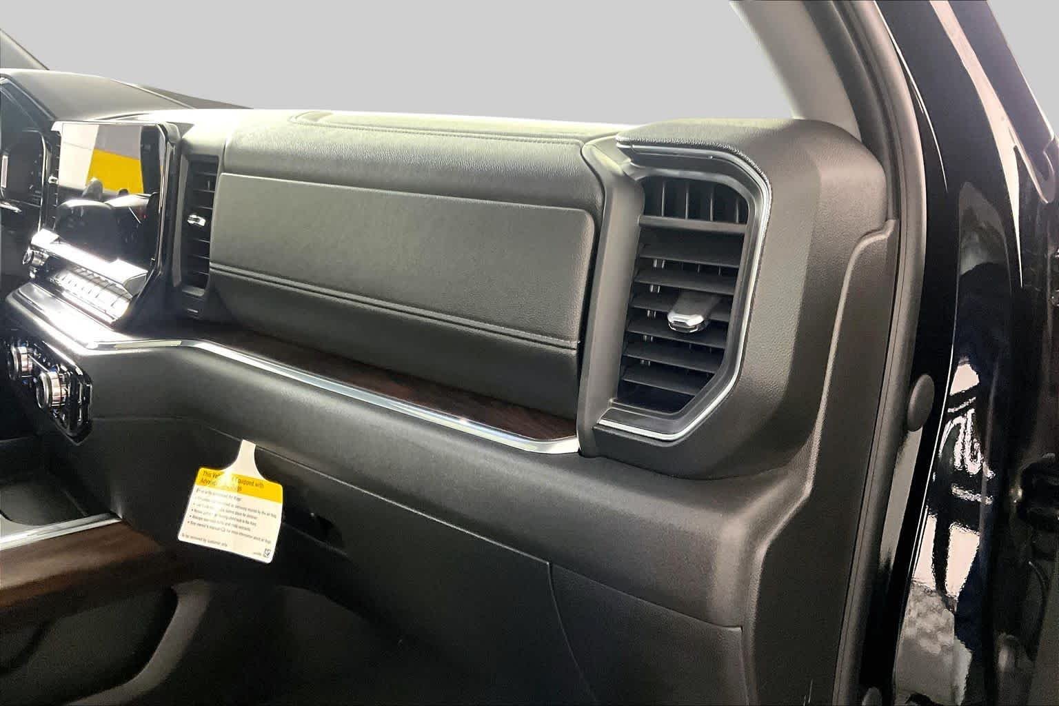 Used 2023 Onyx Black GMC SLT image 18