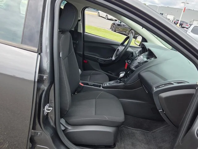 Used 2018 Gray Ford SE image 14