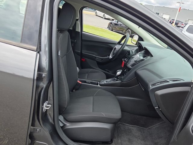 Used 2018 Gray Ford SE image 14