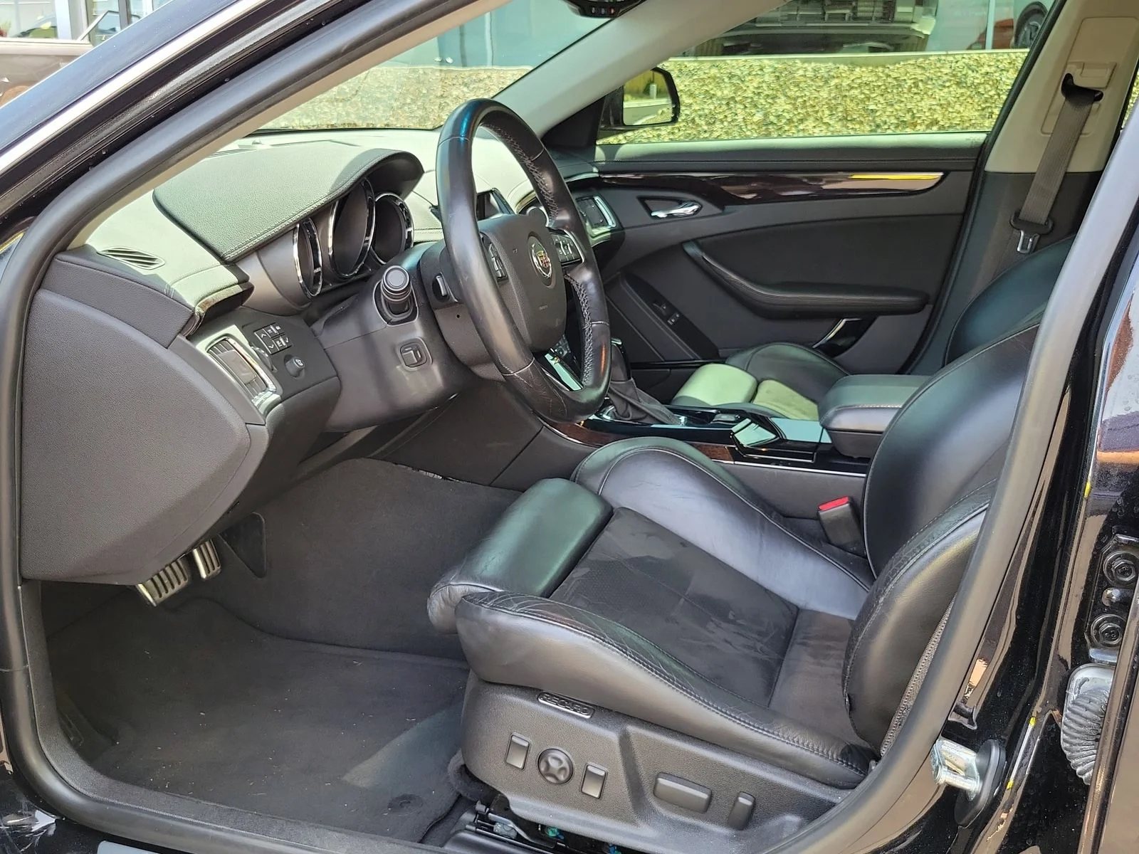 Used 2011 Black Diamond Cadillac Base image 11