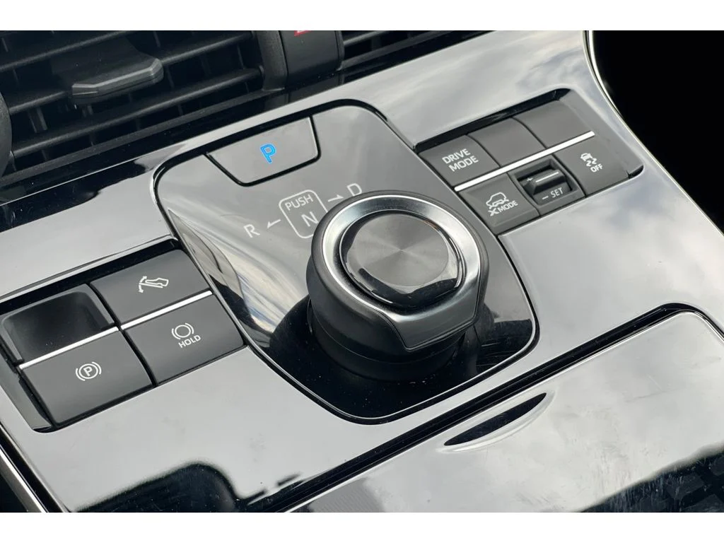 Used 2024 Cosmic White Pearl Subaru Premium image 31