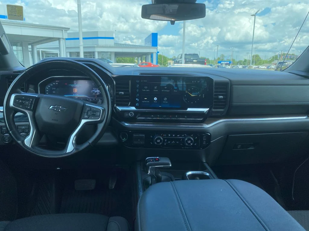 Used 2024 White Chevrolet LT Trail Boss image 15