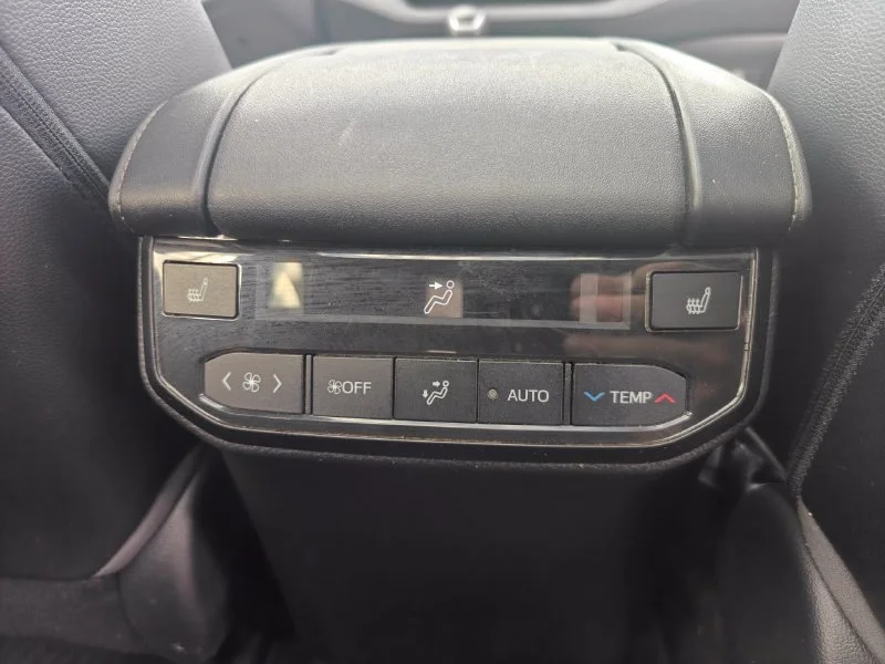 Used 2022 Black Toyota Platinum image 28