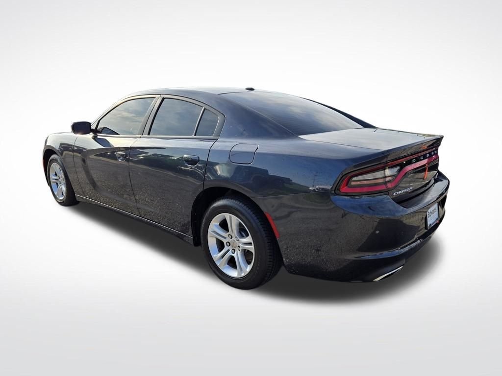 Used 2016 Gray Dodge SE image 6