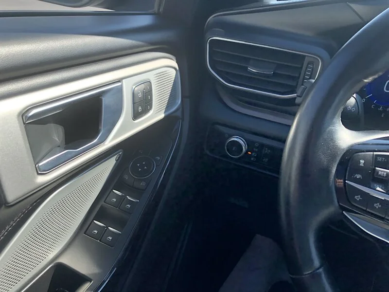 Used 2022 Grey Ford Platinum image 14