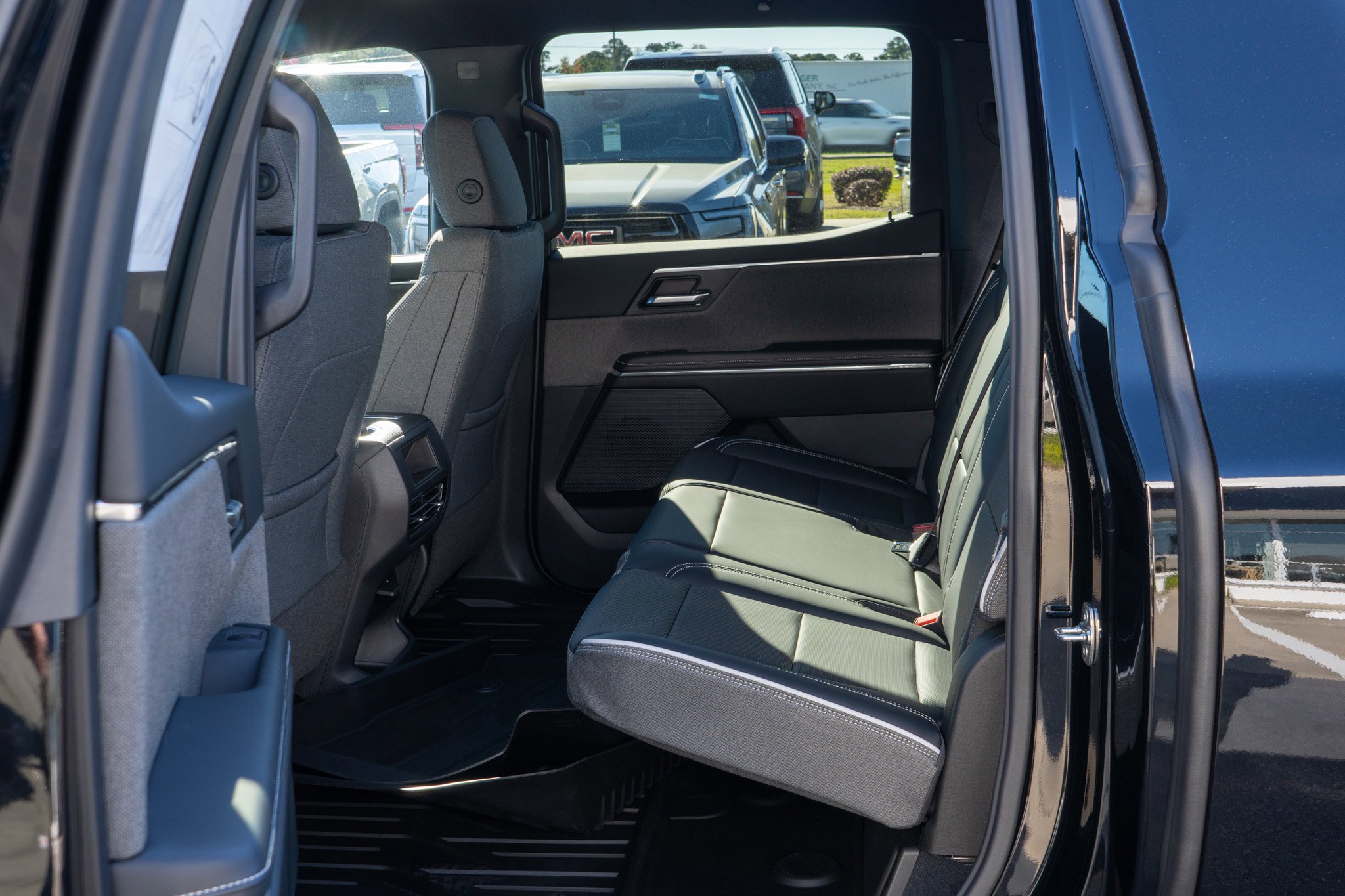 2026 GMC Sierra EV Elevation - Photo 19