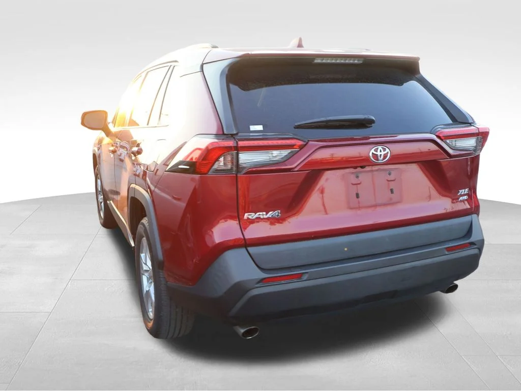 Used 2021 Red Toyota XLE image 19