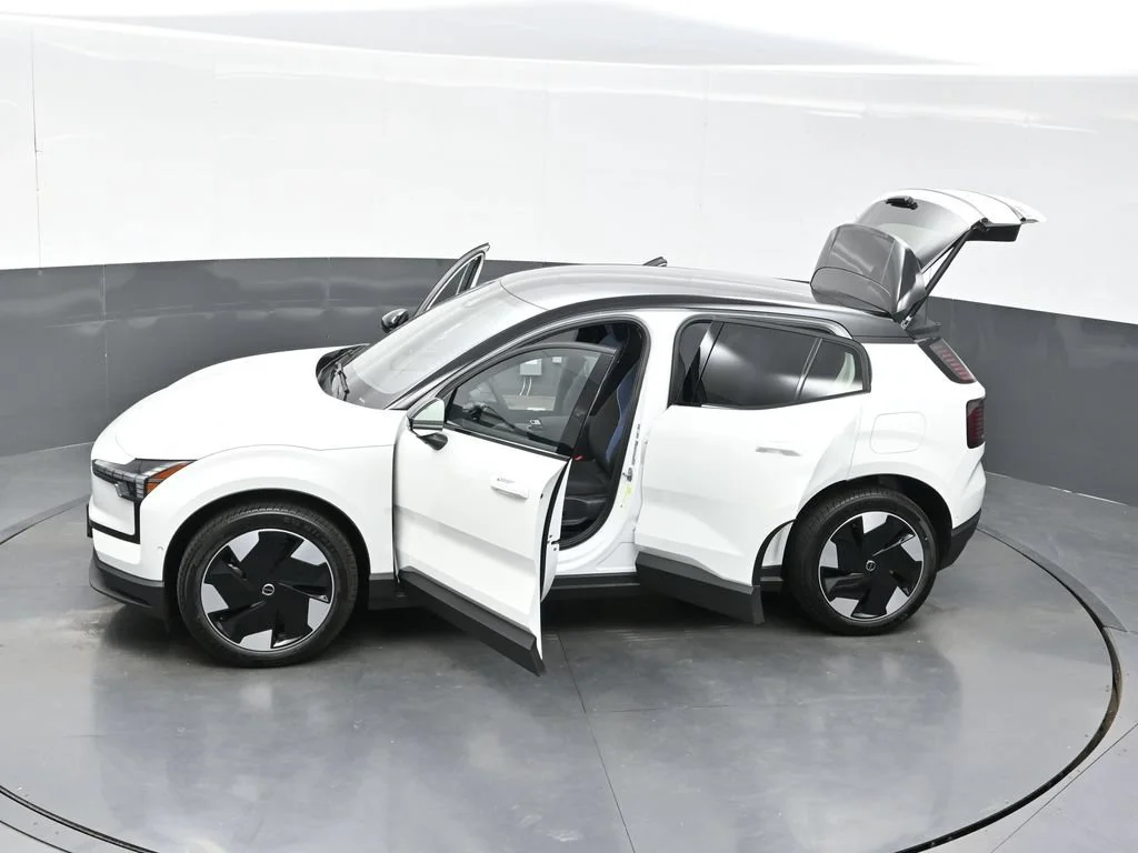 New 2026 White Volvo Twin Motor Performance Ultra image 37