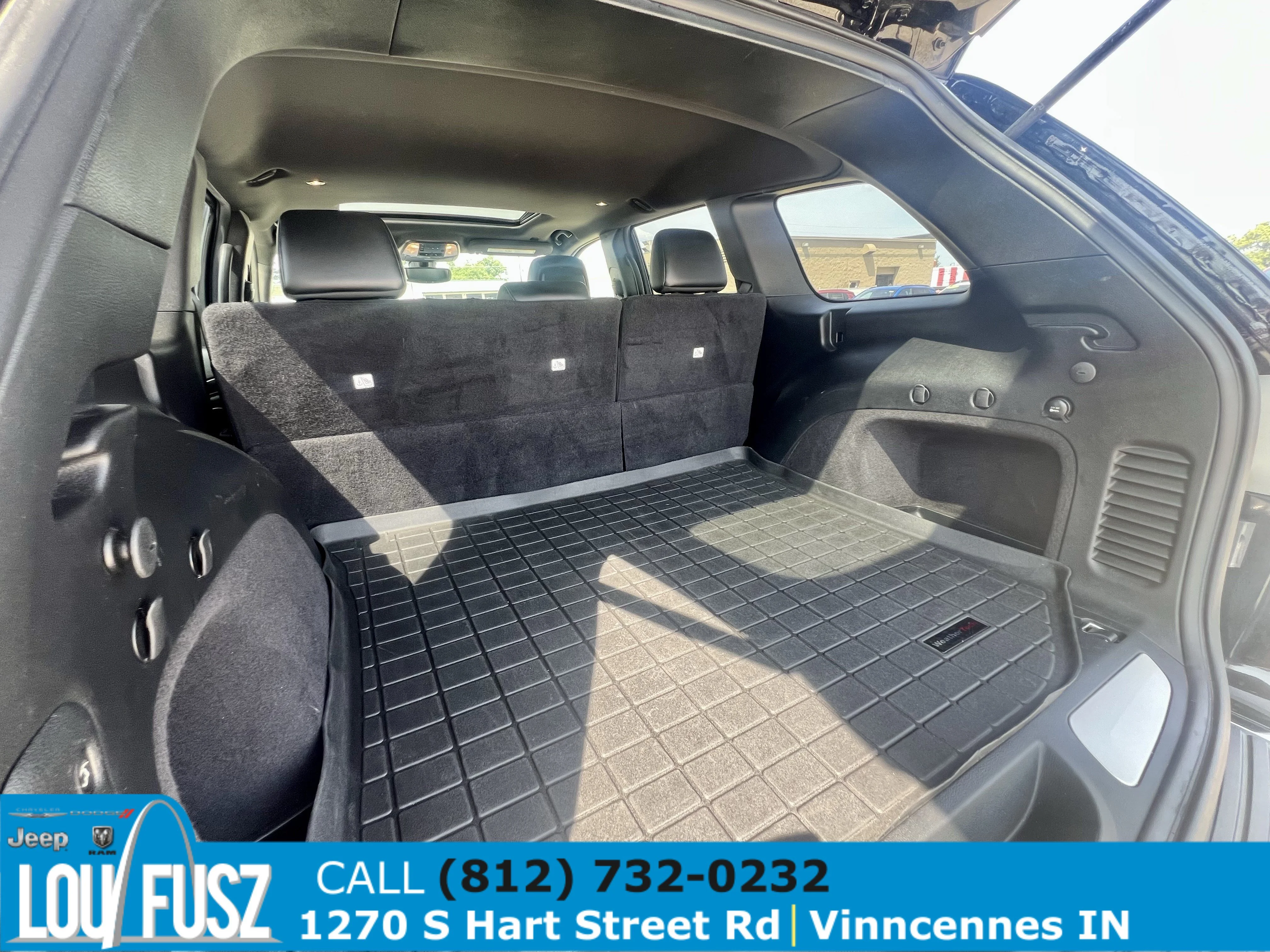 Used 2018 Diamond Black Crystal Pearlcoat Jeep Limited image 16