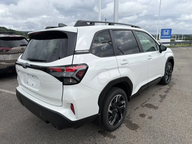 New 2026 CRYSTAL WHITE PEARL Subaru Limited image 24