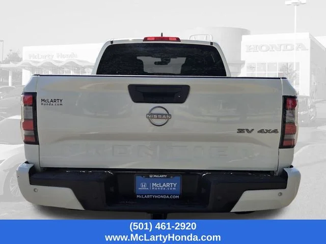 Used 2023 Glacier White Nissan SV image 4
