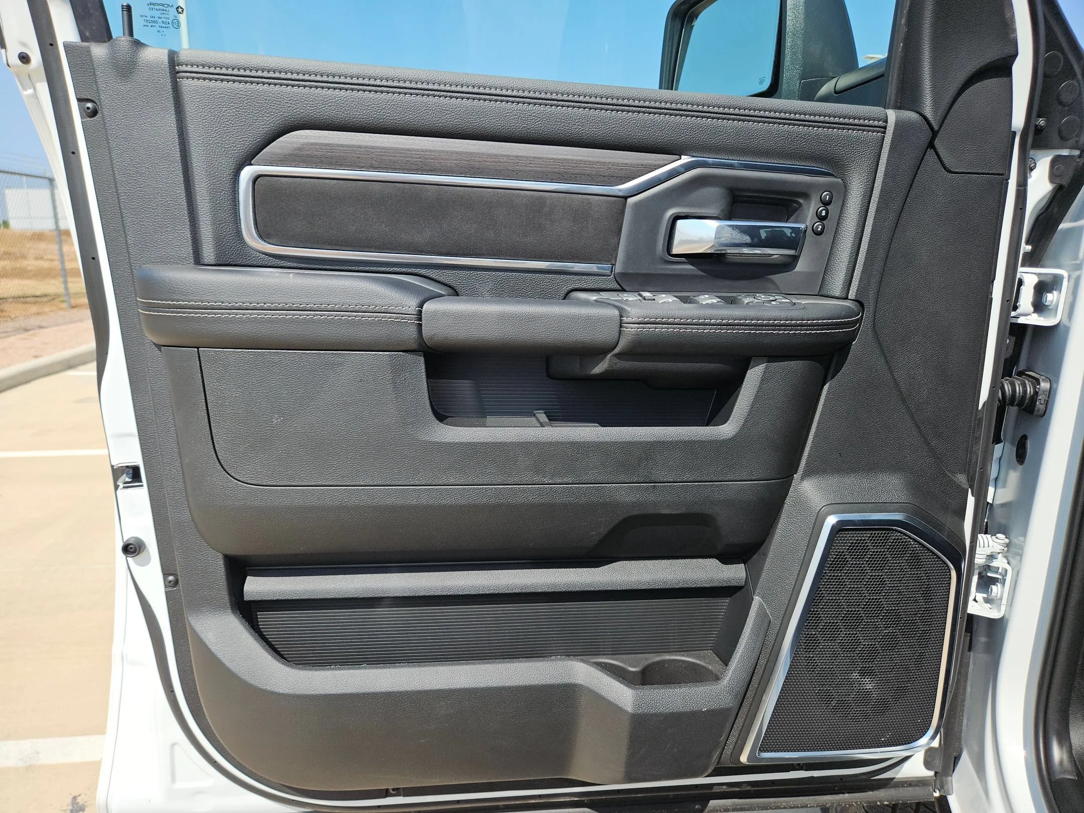 New 2026 Bright White Clear-Coat Exterior Paint RAM Laramie image 11